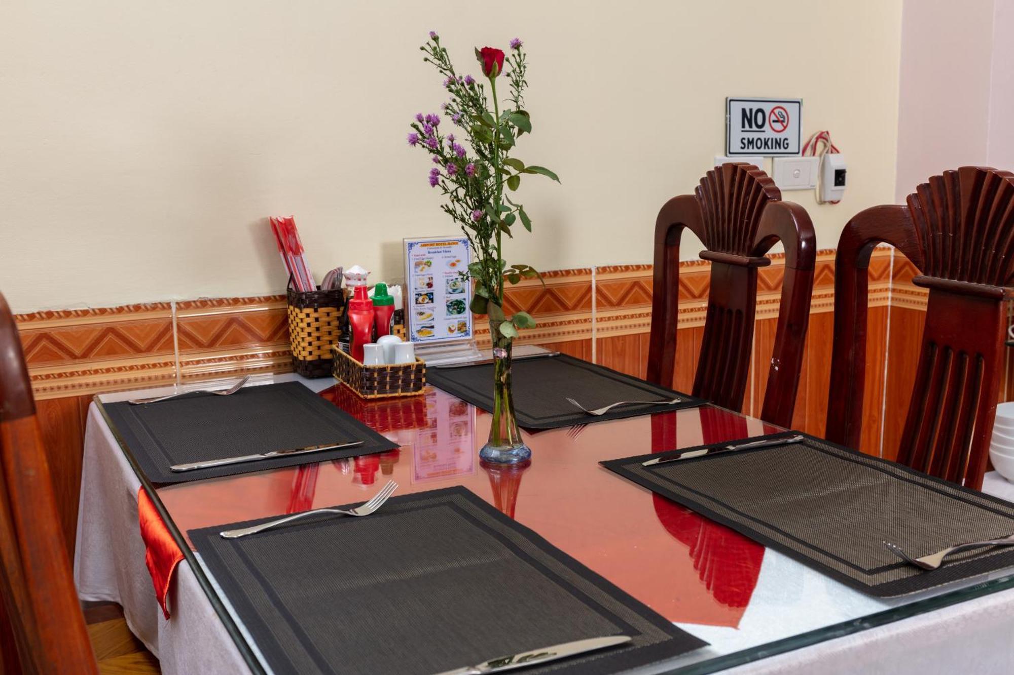 Viet Village Airport Hotel & Restaurants ハノイ市 エクステリア 写真